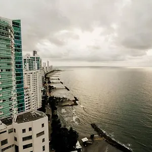 Beautiful Beachfront Apt In Bocagrande Apartamento